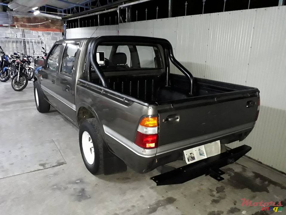 1999' Isuzu kb250 photo #2