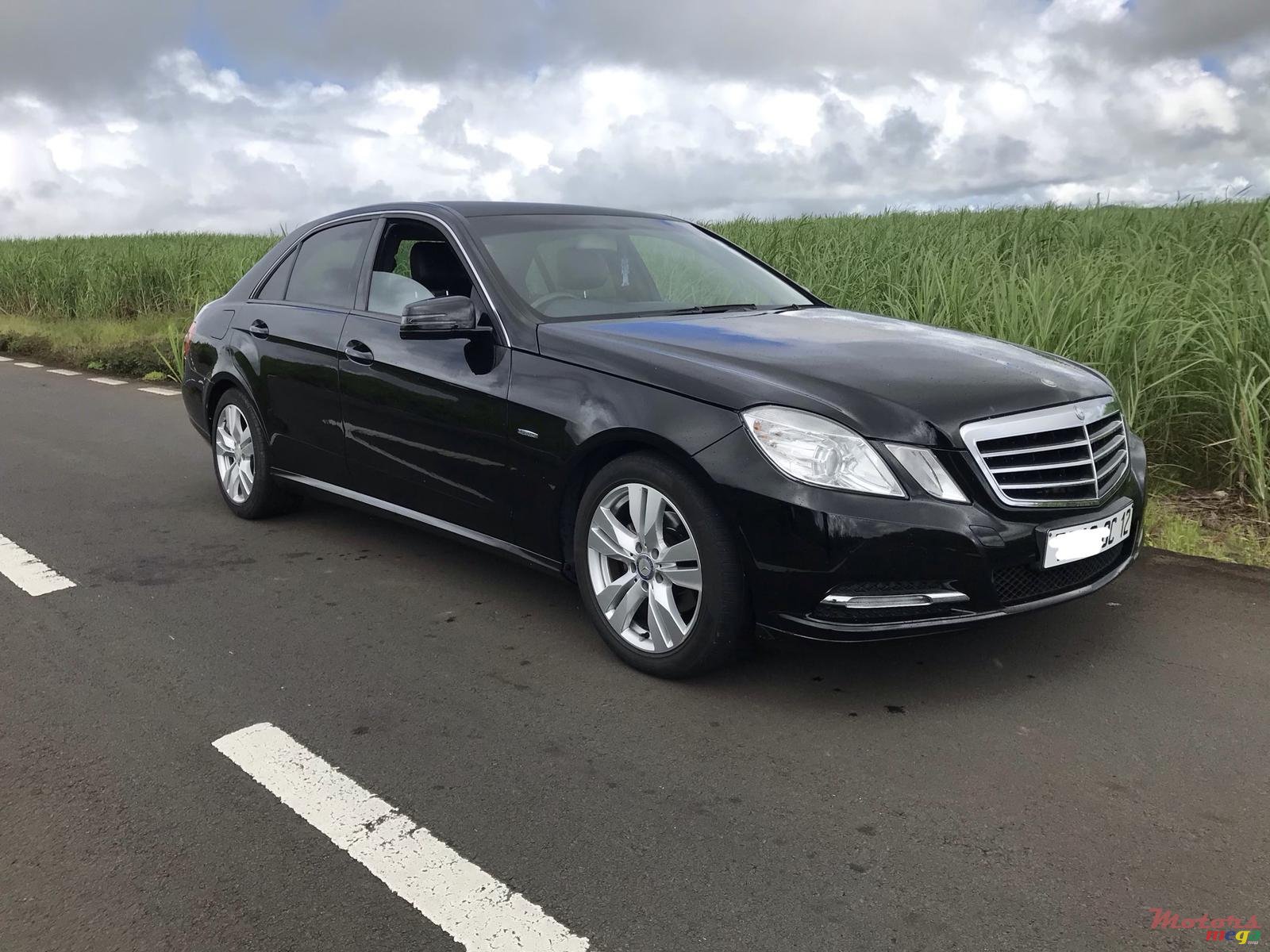 2012' Mercedes-Benz E-Class photo #3