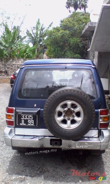 1999' Mitsubishi Pajero photo #3