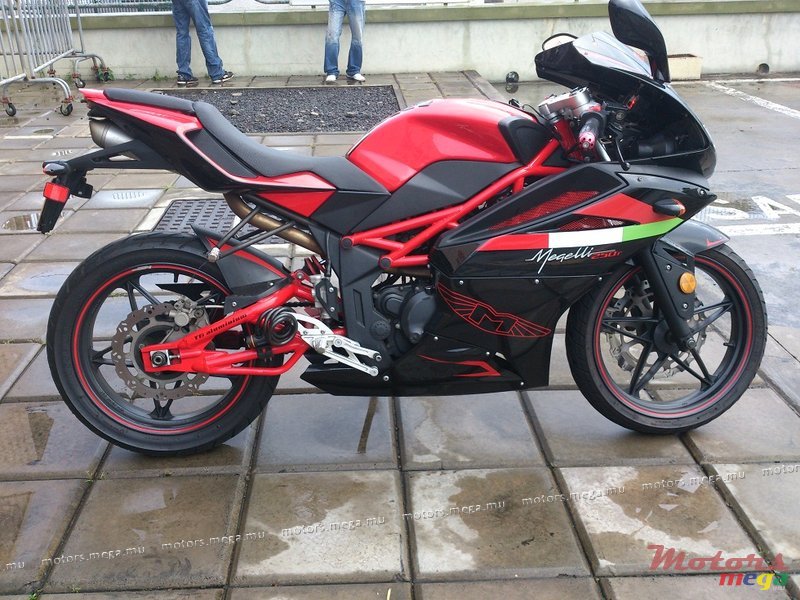 2012' Superbyke Megelli photo #2