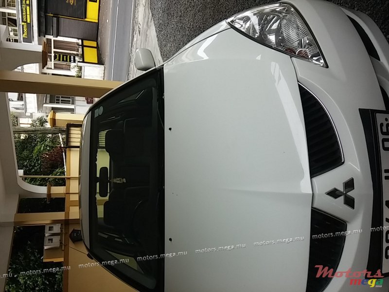 2006' Mitsubishi Lancer photo #1