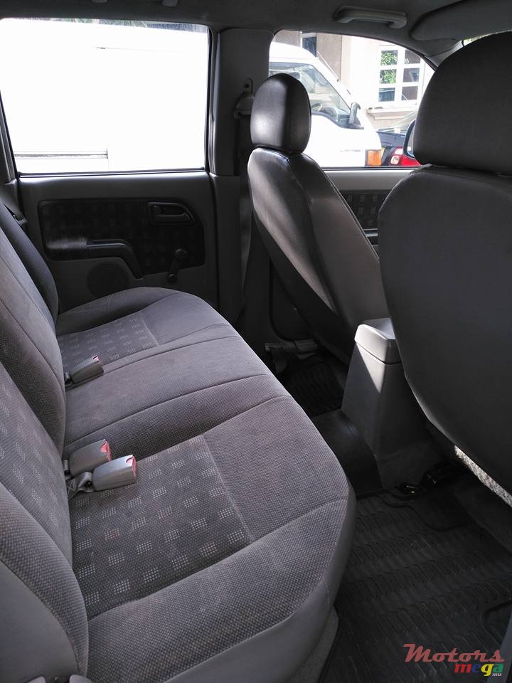 2005' Isuzu D-Max 2.5TD 2x4 photo #4