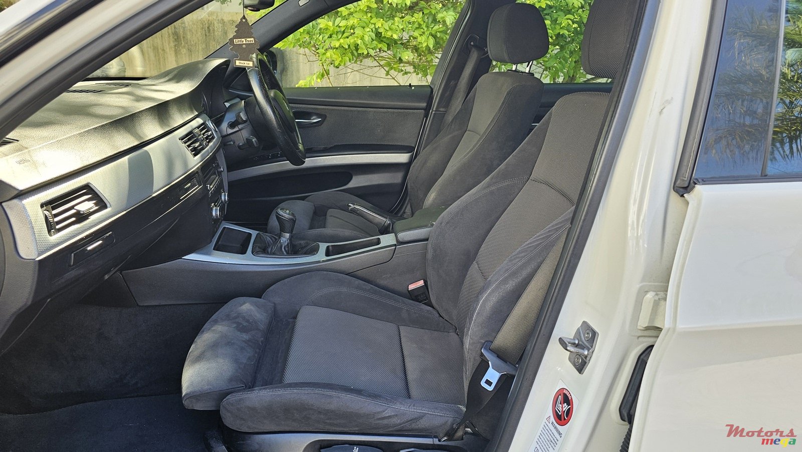 2010' BMW 318 BMW 318D photo #4