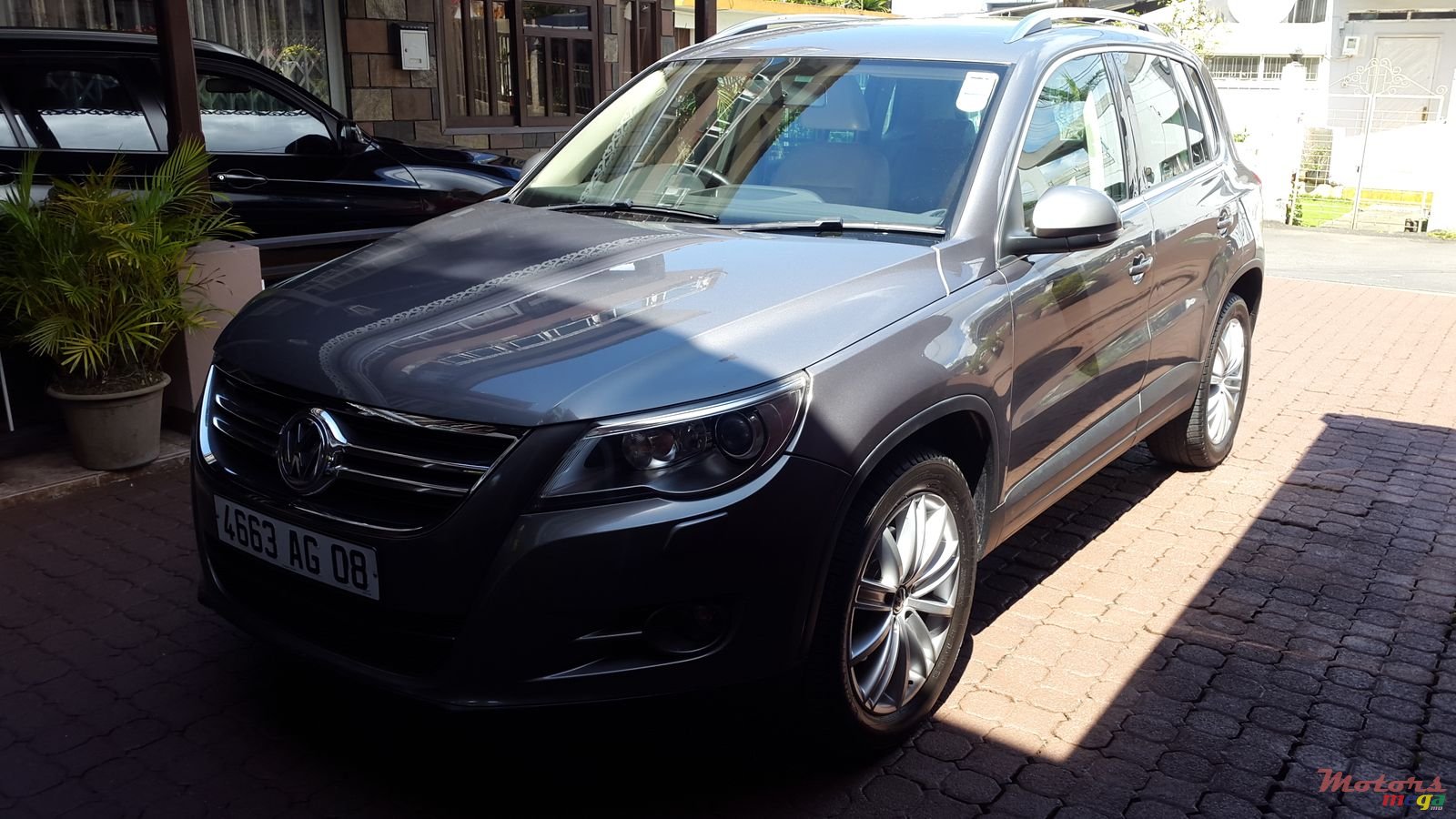 2008' Volkswagen Tiguan photo #1