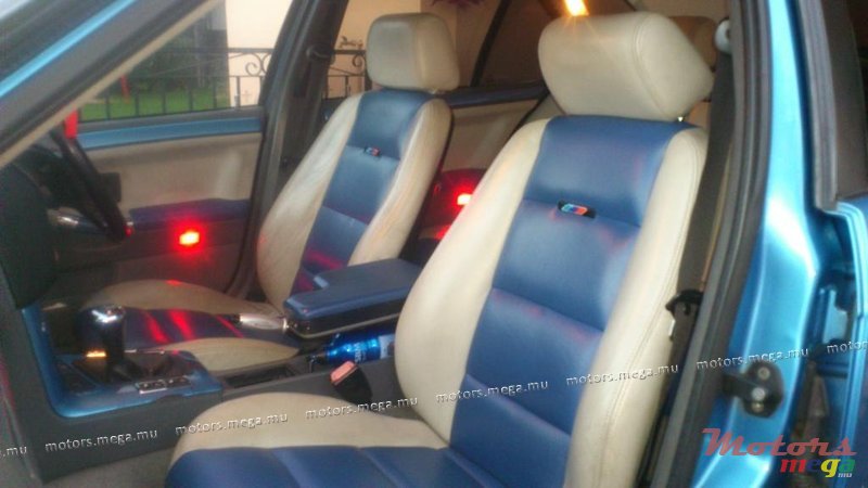 1994' BMW 3 Series Sedan photo #7