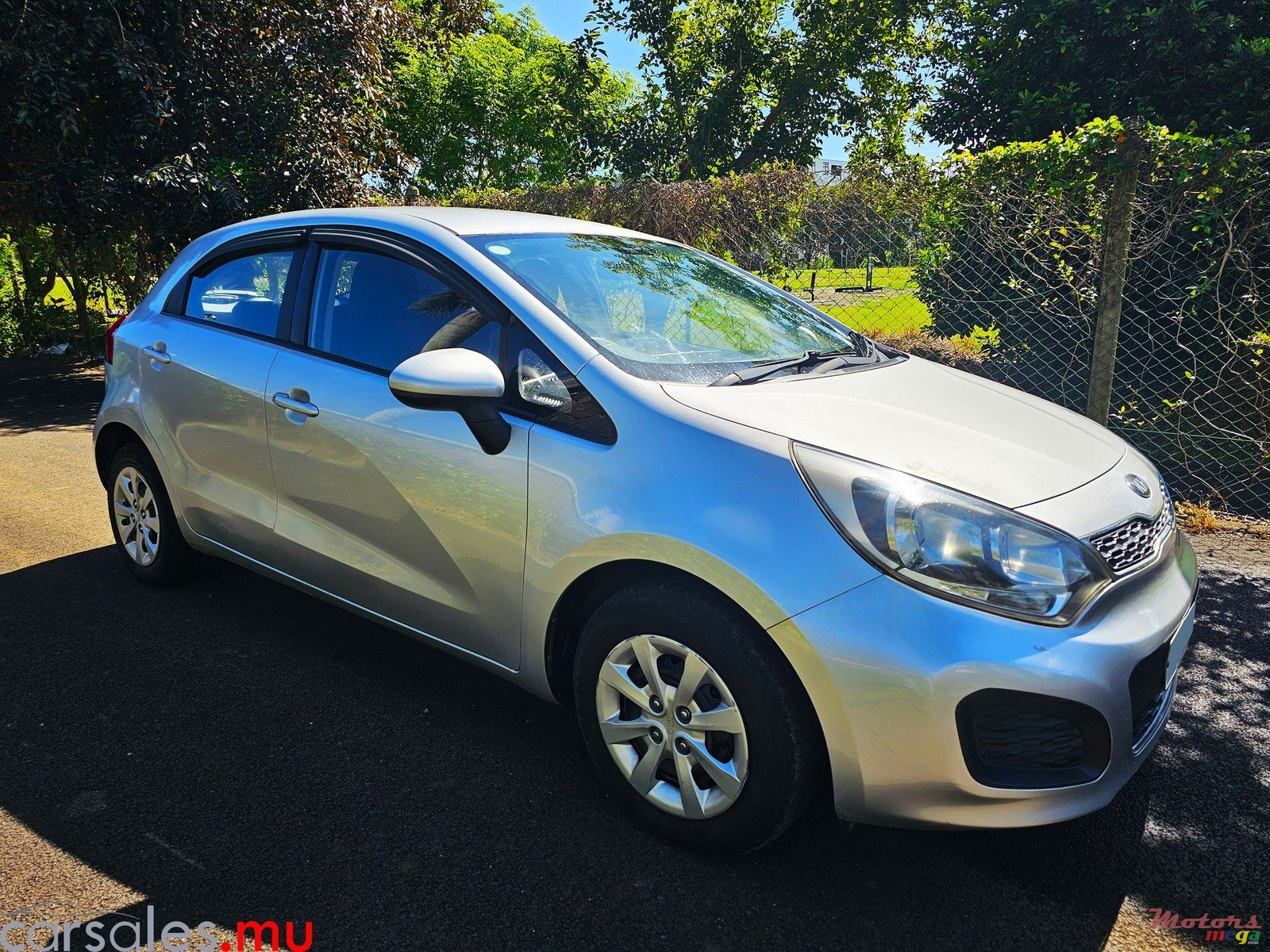 2014' Kia Rio EX 1.2 Hatchback photo #1