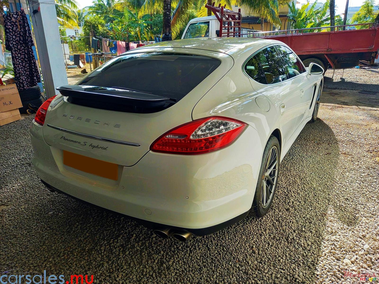 2012' Porsche Panamera S Hybrid 3.0 photo #4