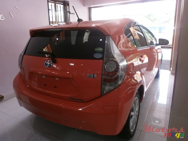 2013' Toyota Auris Aqua photo #4