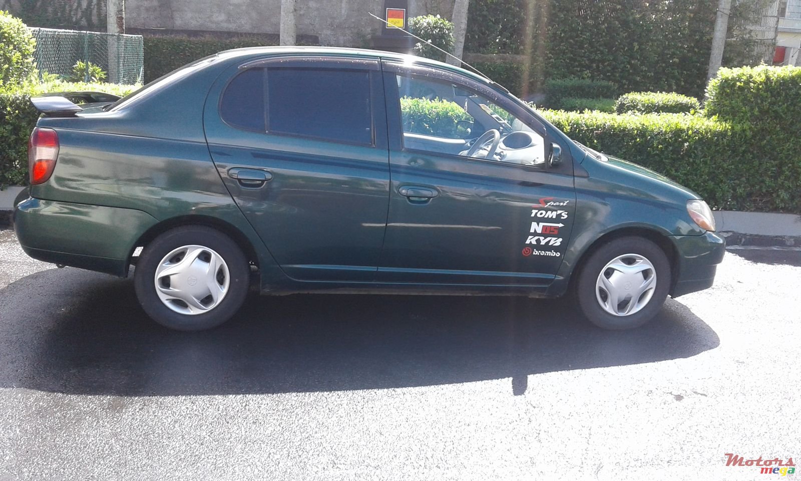 2001' Toyota photo #2