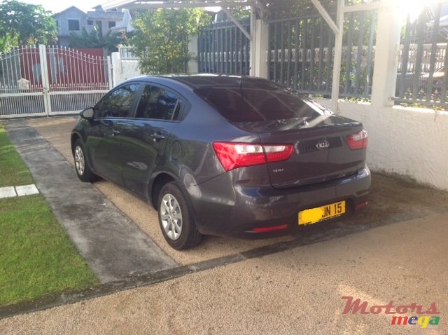 2015' Kia Rio photo #2