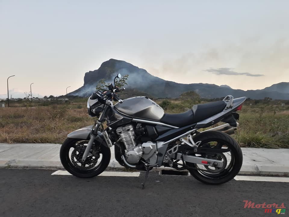 2008' Suzuki photo #1