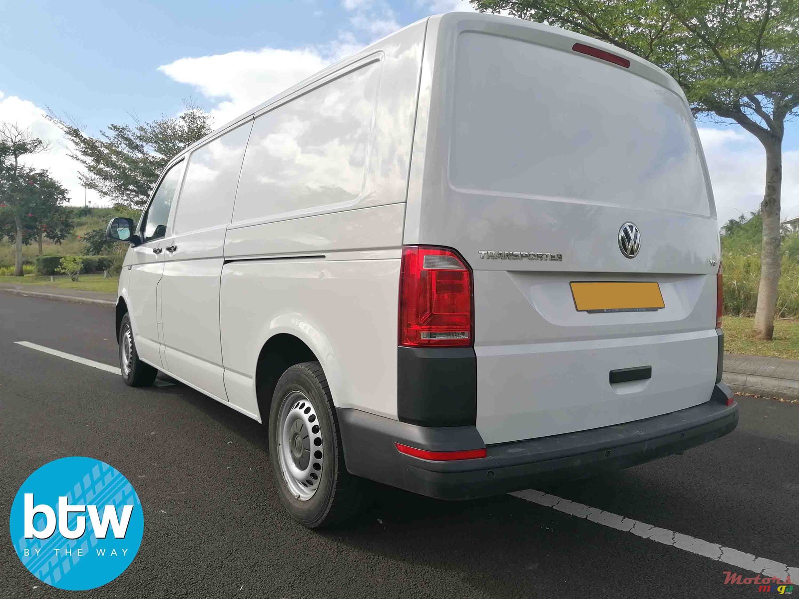 2017' Volkswagen T5 (Transporter) pass photo #2