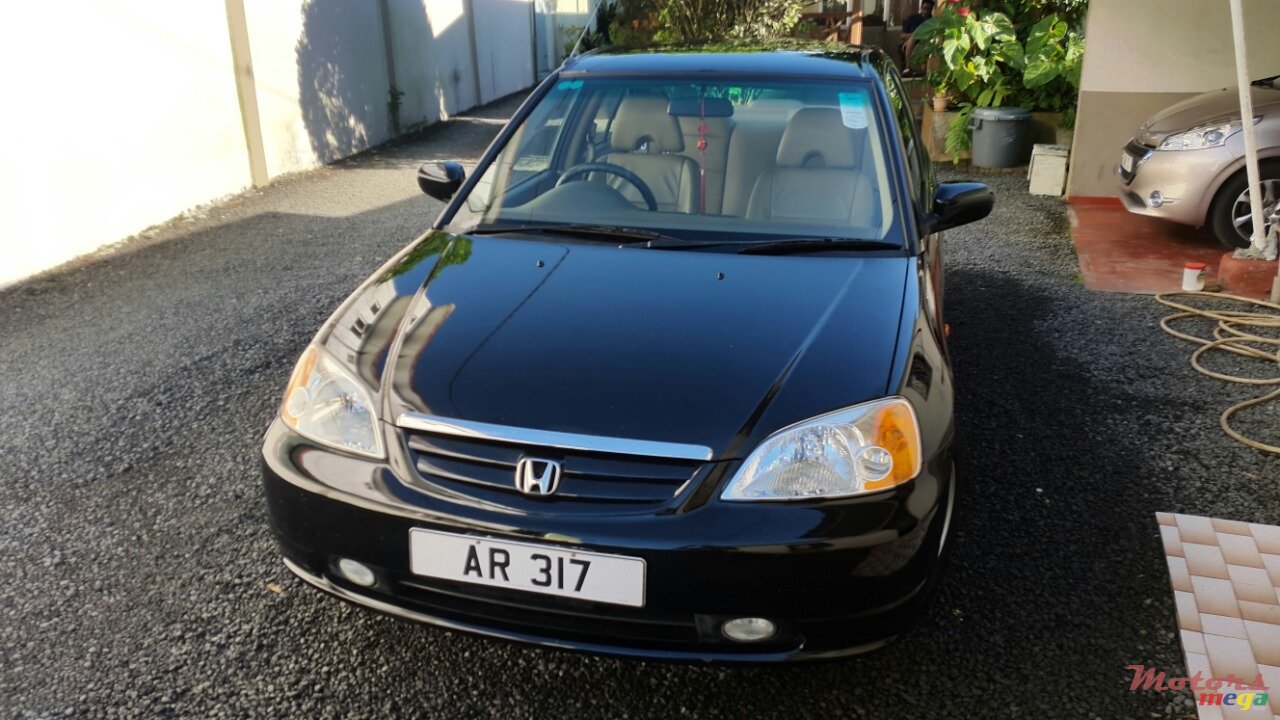 2003' Honda CIVIC ES8 photo #1