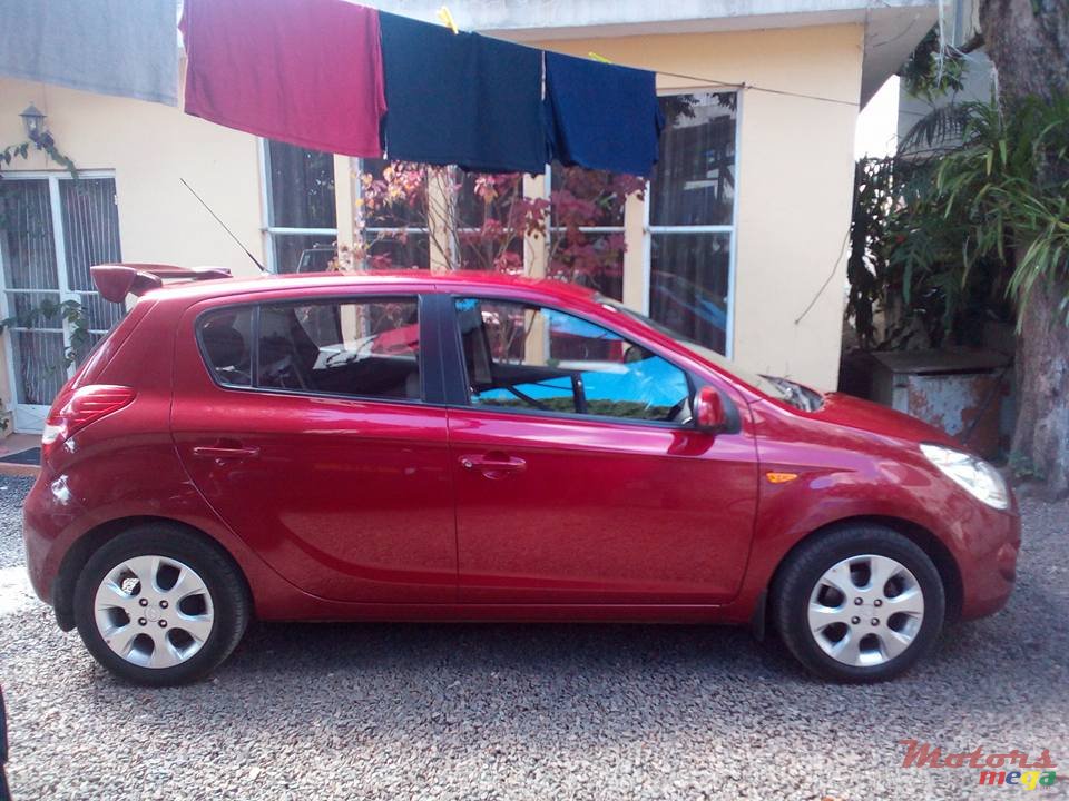 2011' Hyundai i20 photo #2