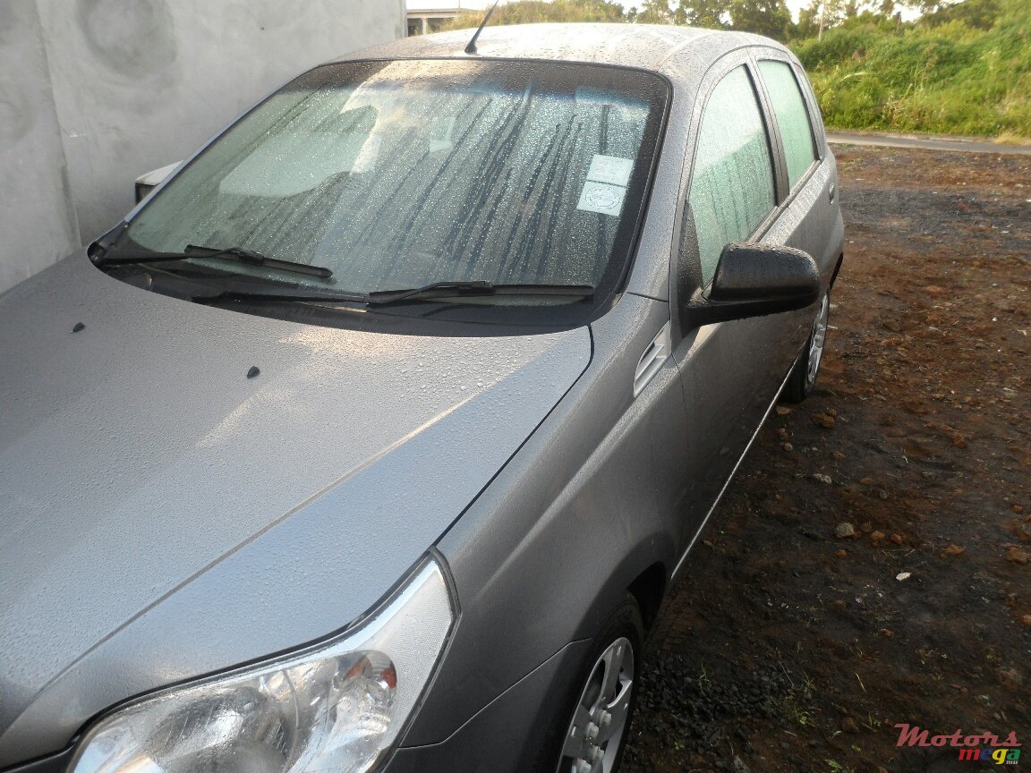 2010' Chevrolet Aveo photo #3