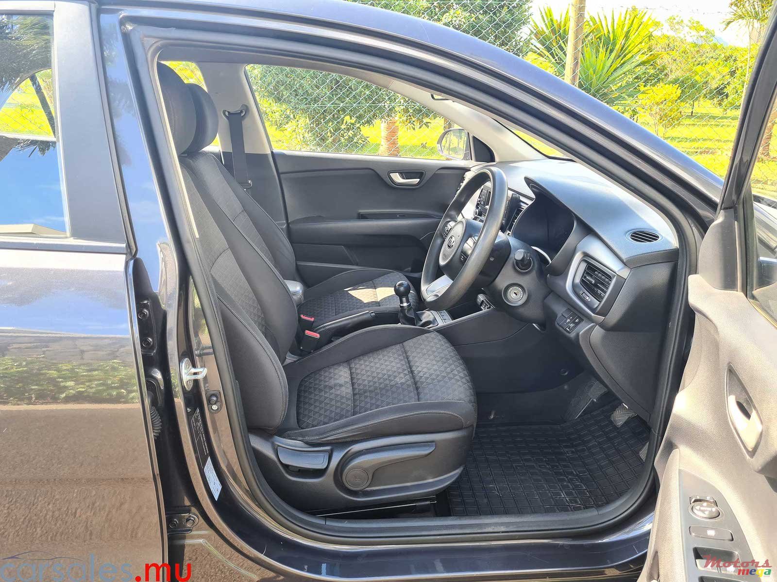 2017' Kia Rio 1.2 Hatchback photo #5