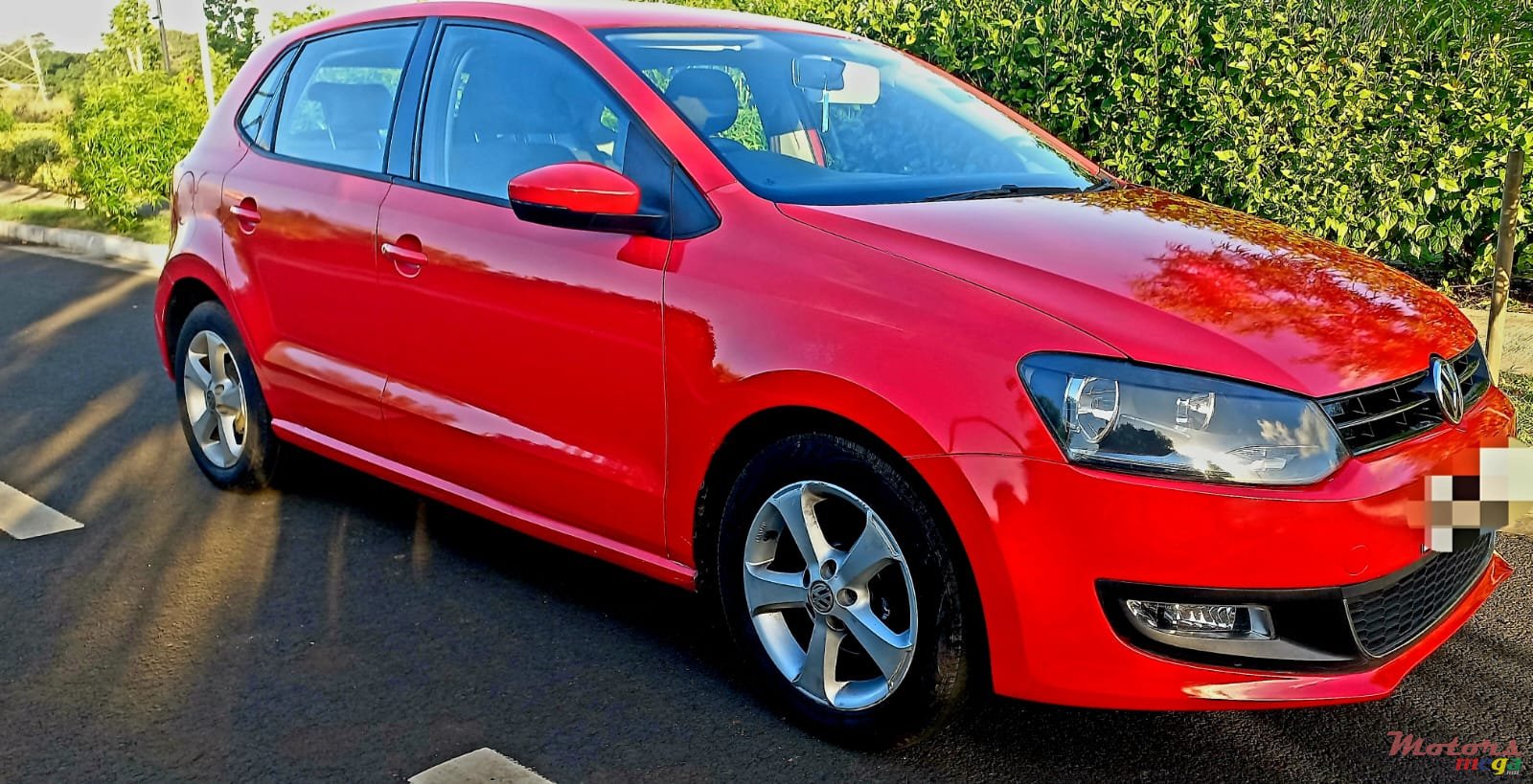 2013' Volkswagen Polo photo #1