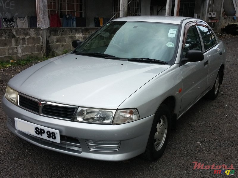 1998' Mitsubishi Lancer GL photo #1