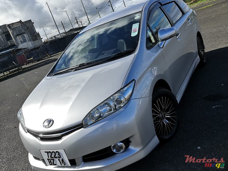 2014' Toyota Corolla Wish photo #2