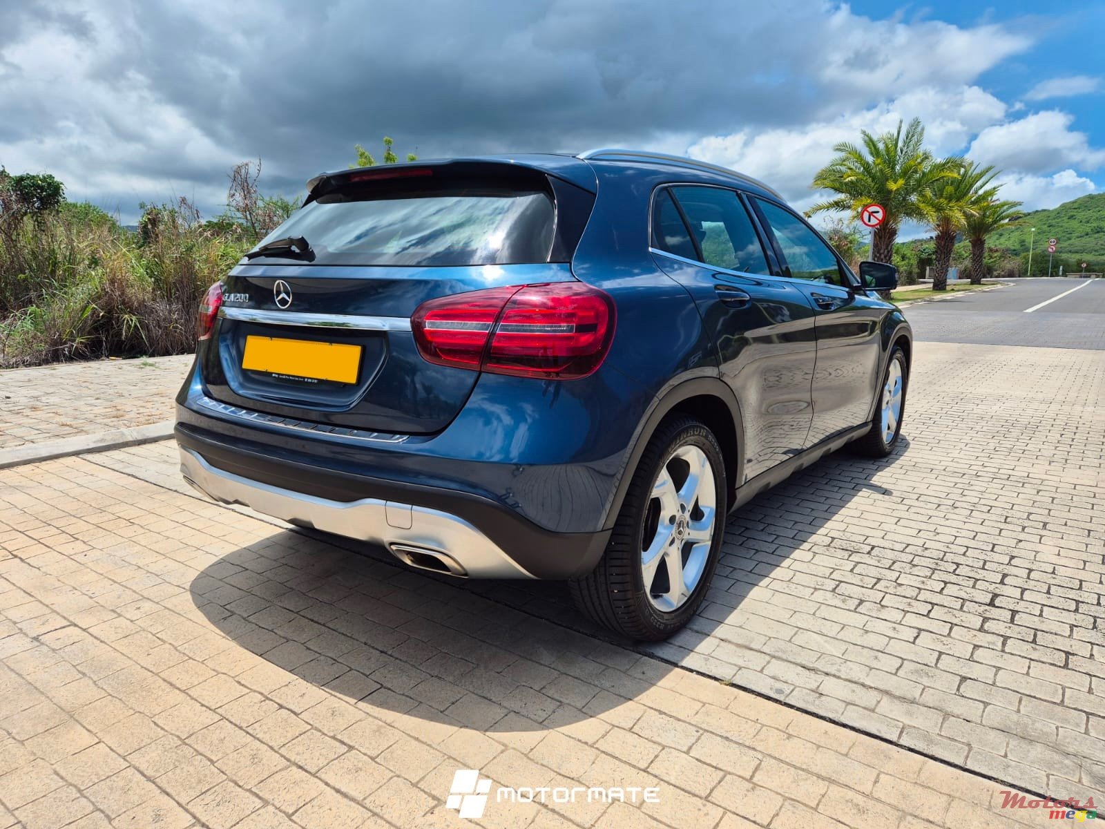 2019' Mercedes-Benz GLA 200 photo #3