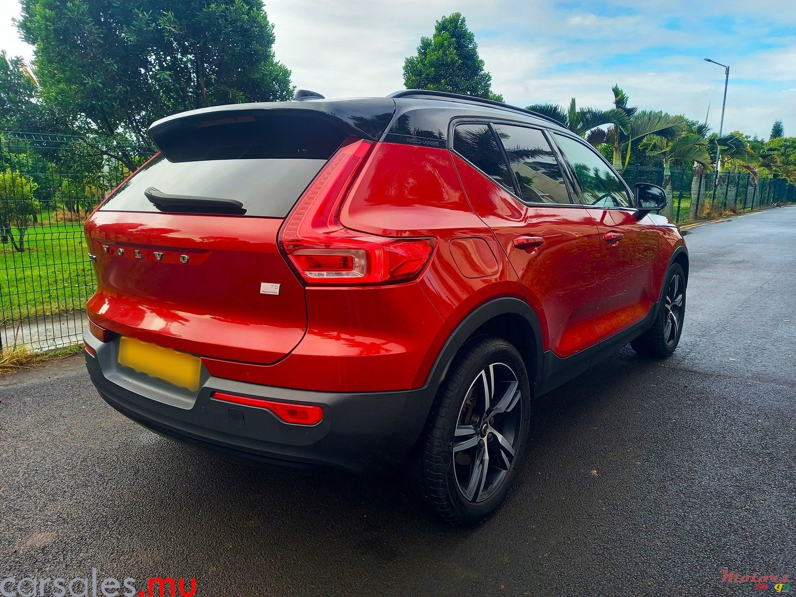 2020' Volvo XC40 1.5 Hybrid photo #3