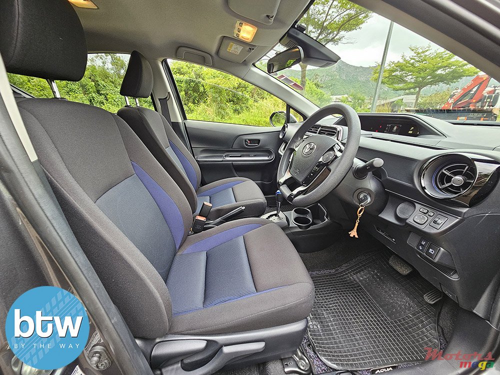 2019' Toyota Aqua photo #5