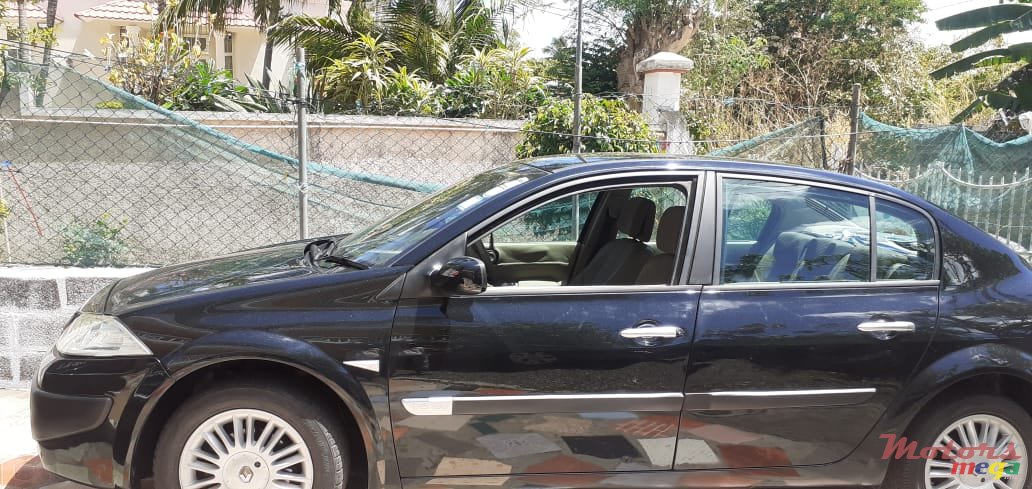 2006' Renault photo #2