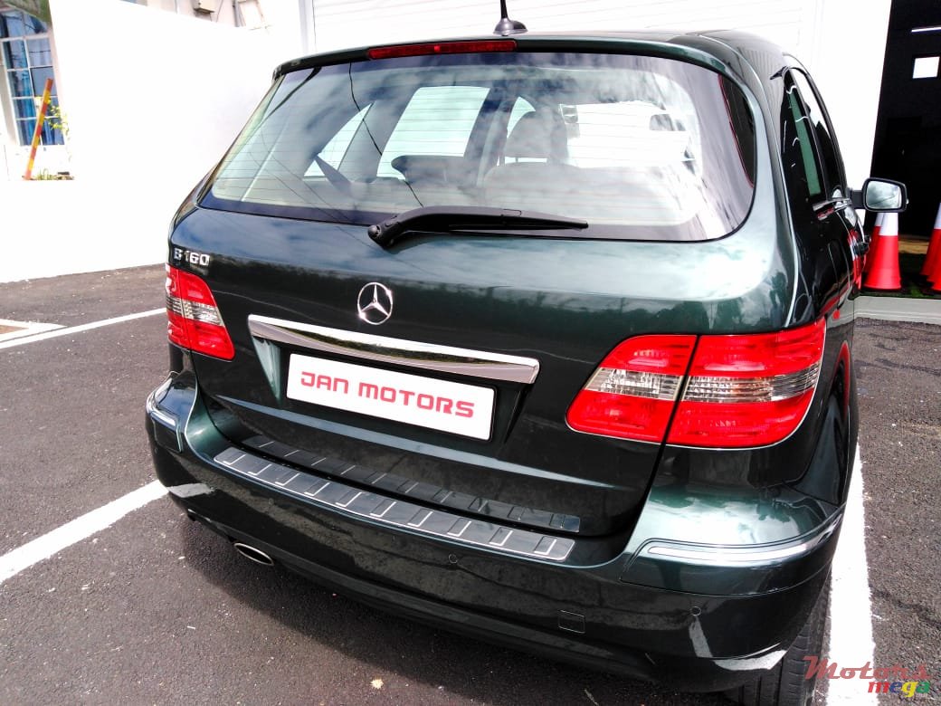 2011' Mercedes-Benz B 160 photo #6