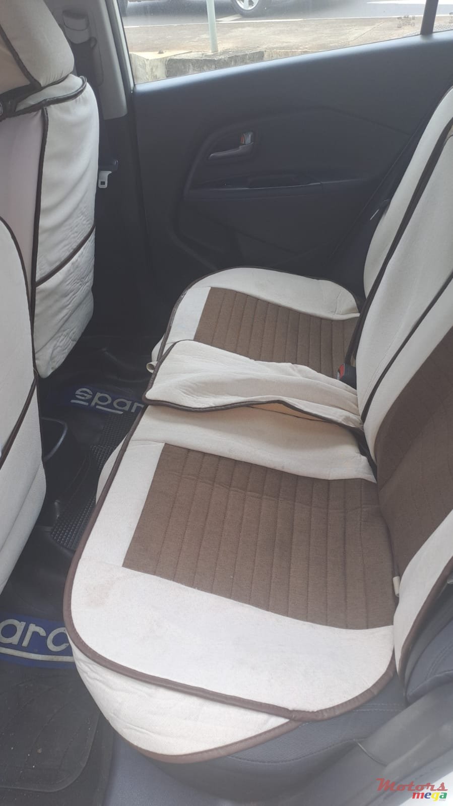 2015' Kia Rio photo #6