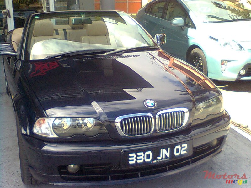 2002' BMW 3 Series Convertible photo #3