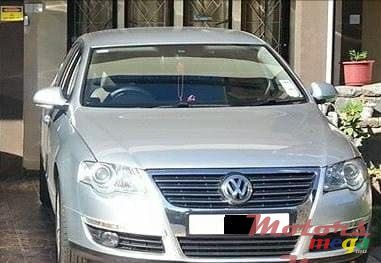 2010' Volkswagen Passat photo #4