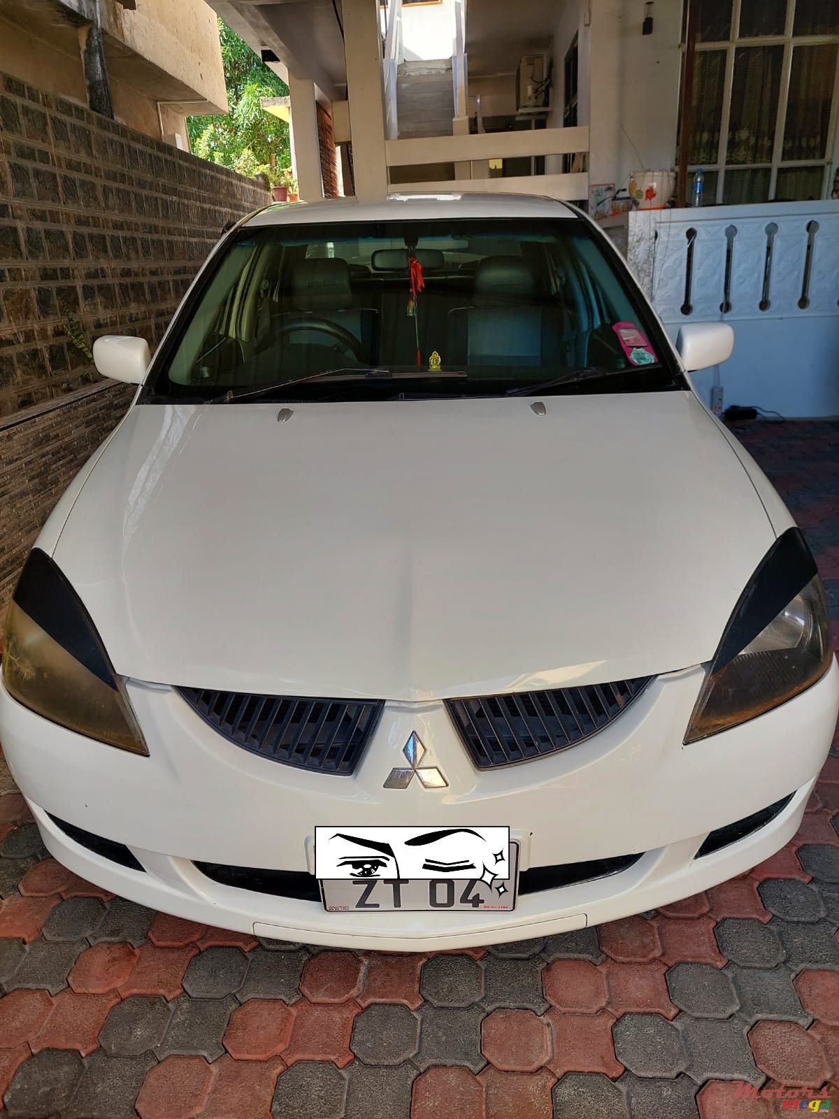 2004' Mitsubishi Lancer photo #2