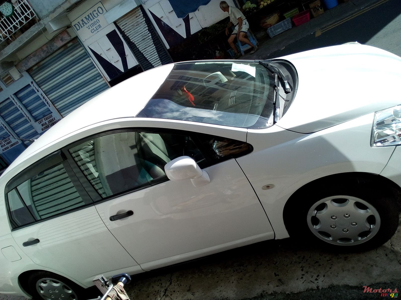 2010' Nissan Tiida photo #1