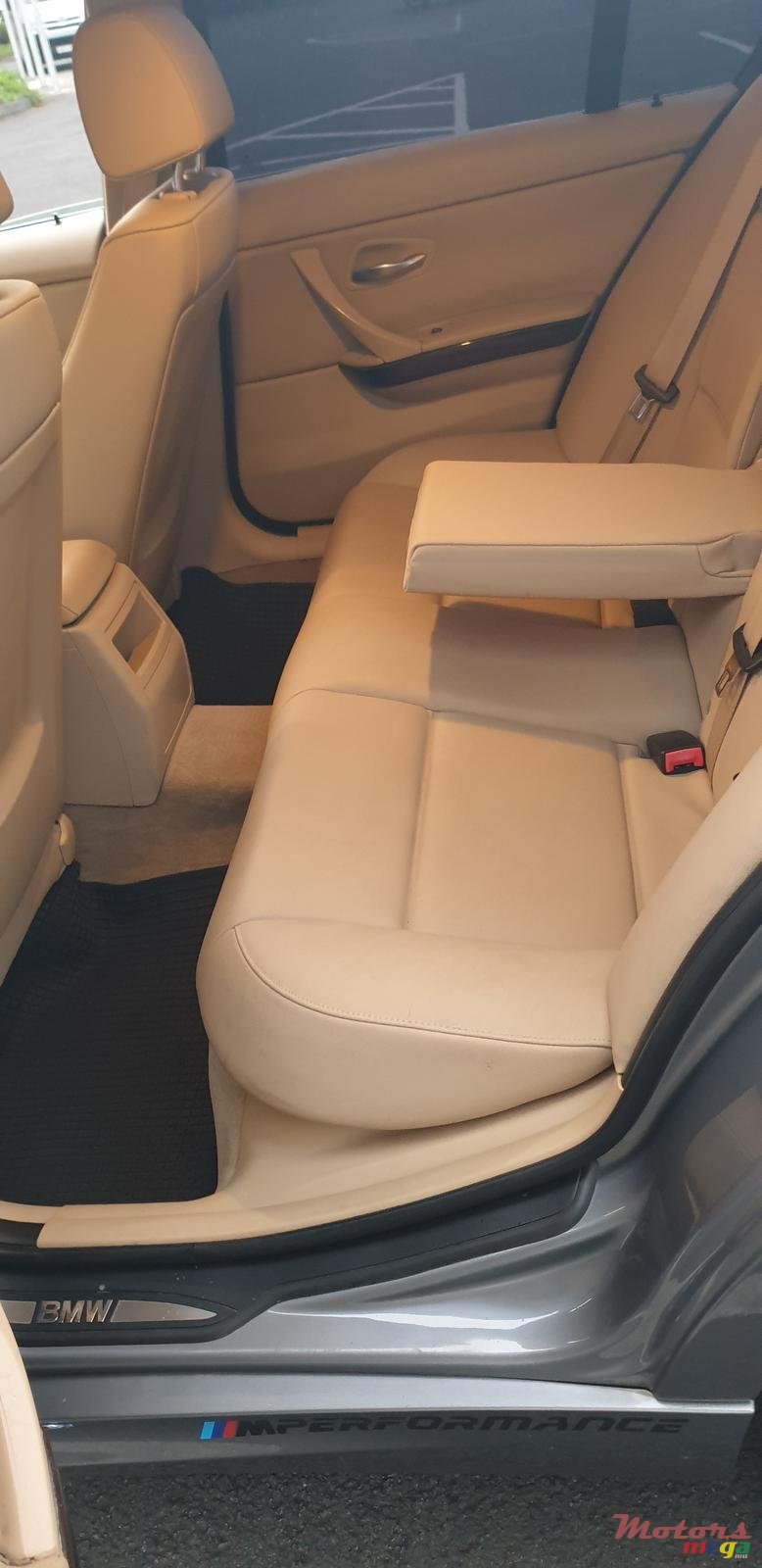 2010' BMW 316 photo #7