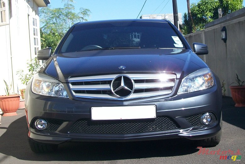 2010' Mercedes-Benz C-Class AMG Pack photo #3