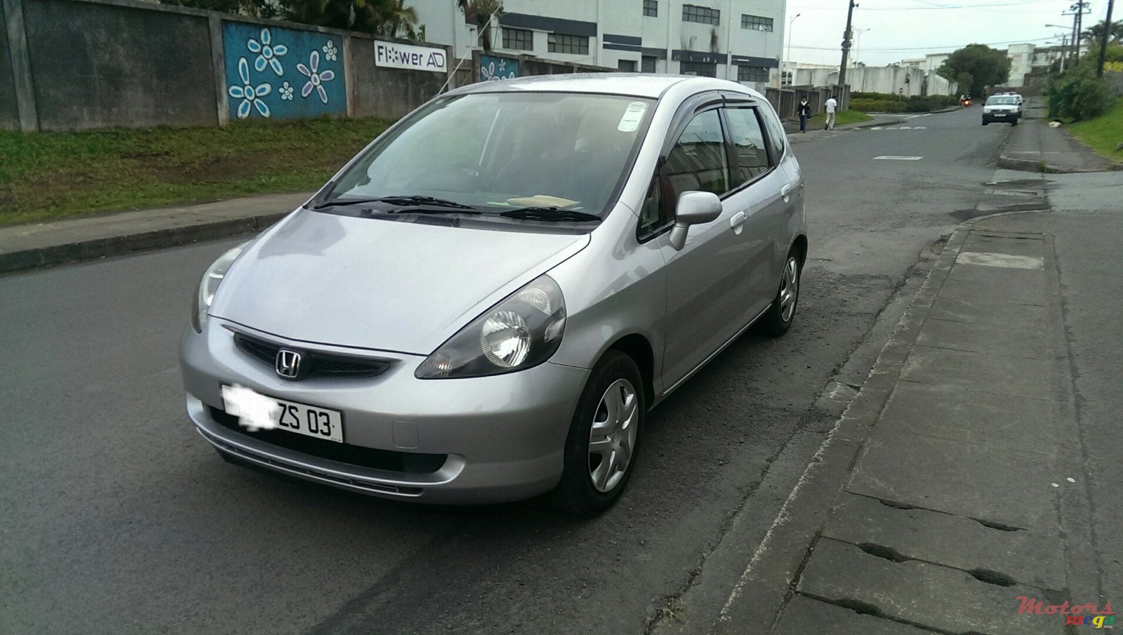 2003' Honda Fit photo #1