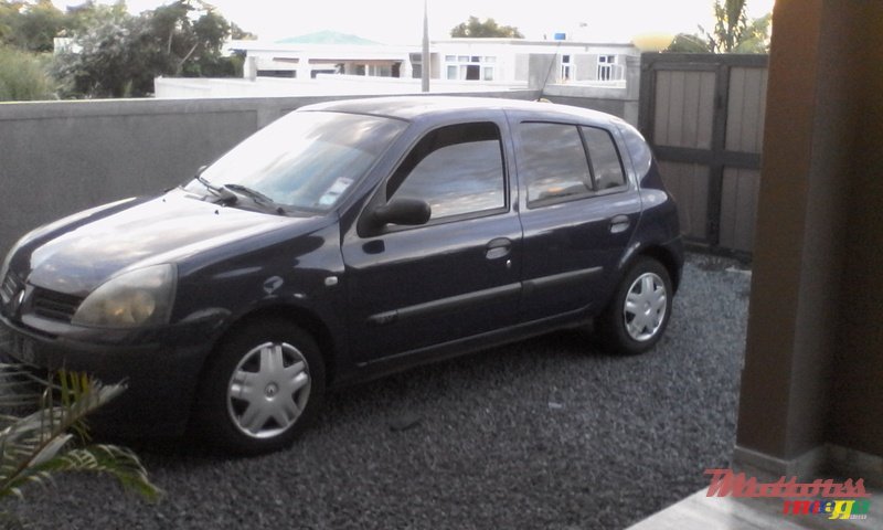2006' Renault Clio photo #2