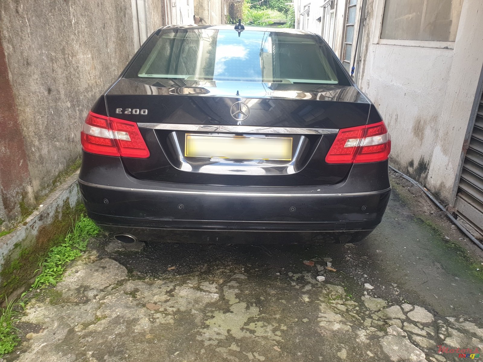 2013' Mercedes-Benz E 200 photo #2