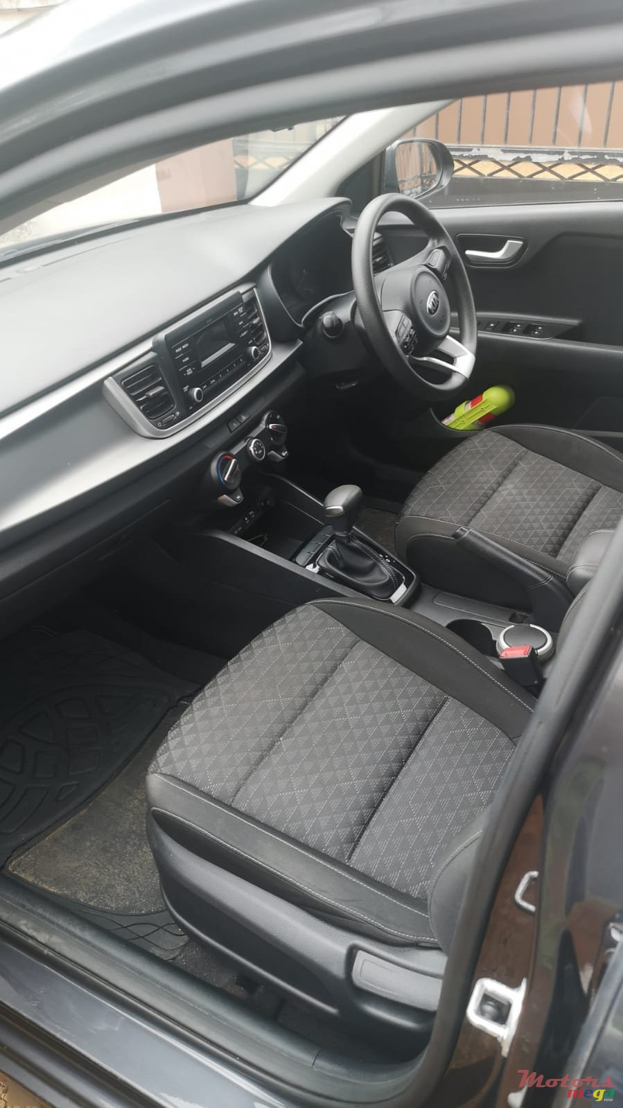 2019' Kia Rio photo #3