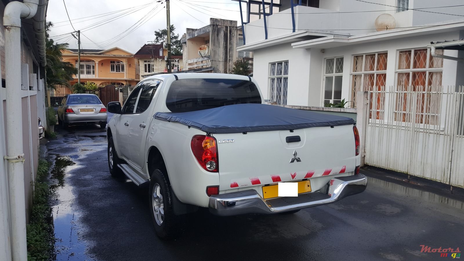 2011' Mitsubishi L 200 4X4 photo #5