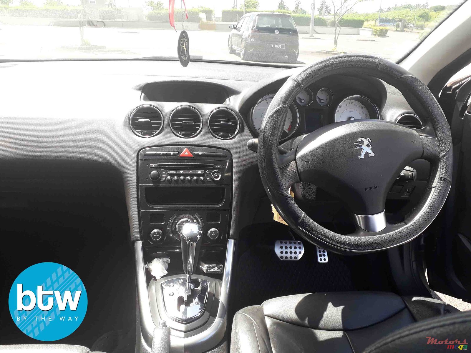 2012' Peugeot 308 cc photo #7