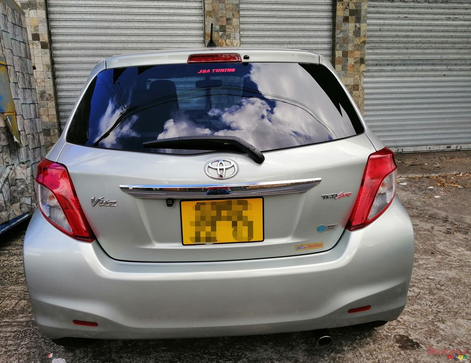 2011' Toyota Vitz Smart Stop 1.3 photo #4