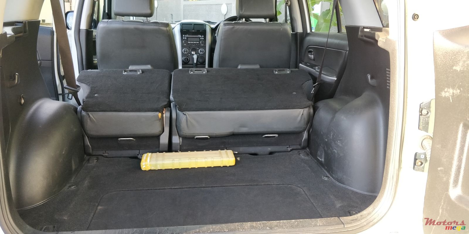 2009' Suzuki Grand Vitara photo #3