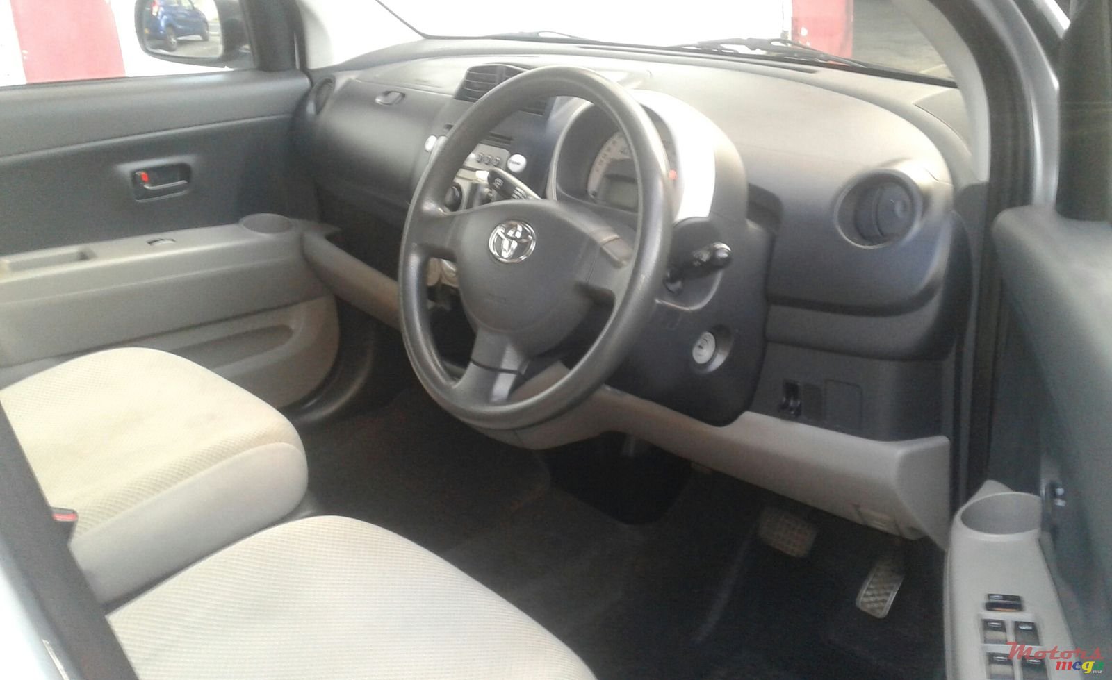 2006' Toyota Passo photo #3