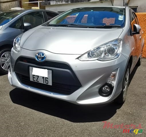 2016' Toyota Aqua photo #1