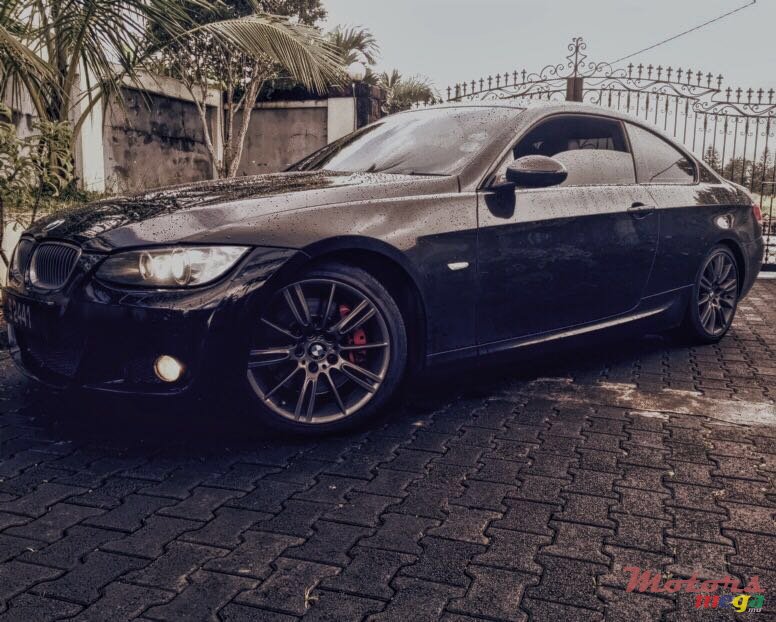 2010' BMW 335 photo #1