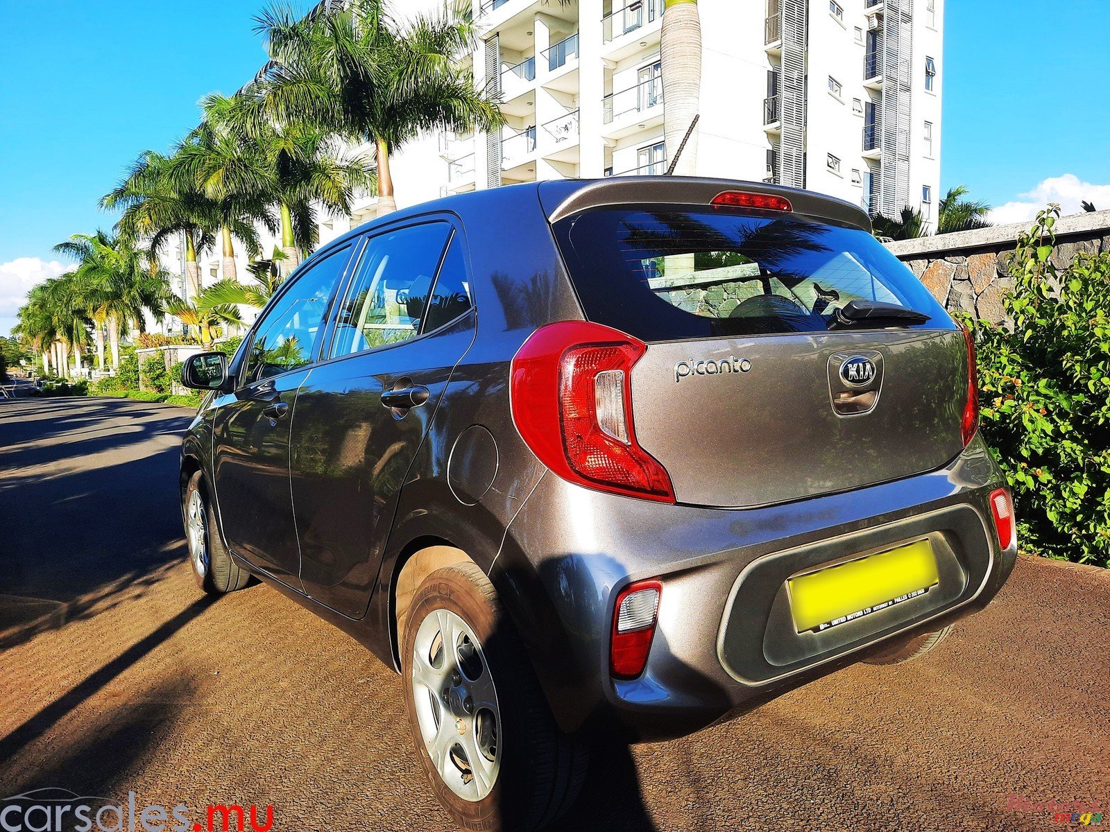 2018' Kia Picanto 1.0 Hatchback photo #3