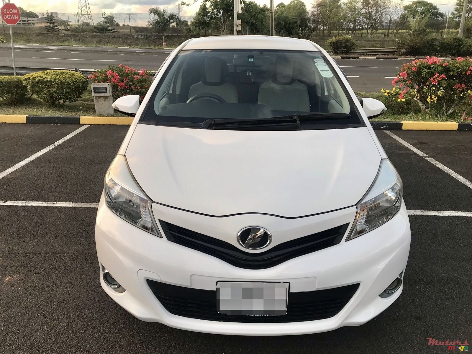 2013' Toyota Vitz photo #3