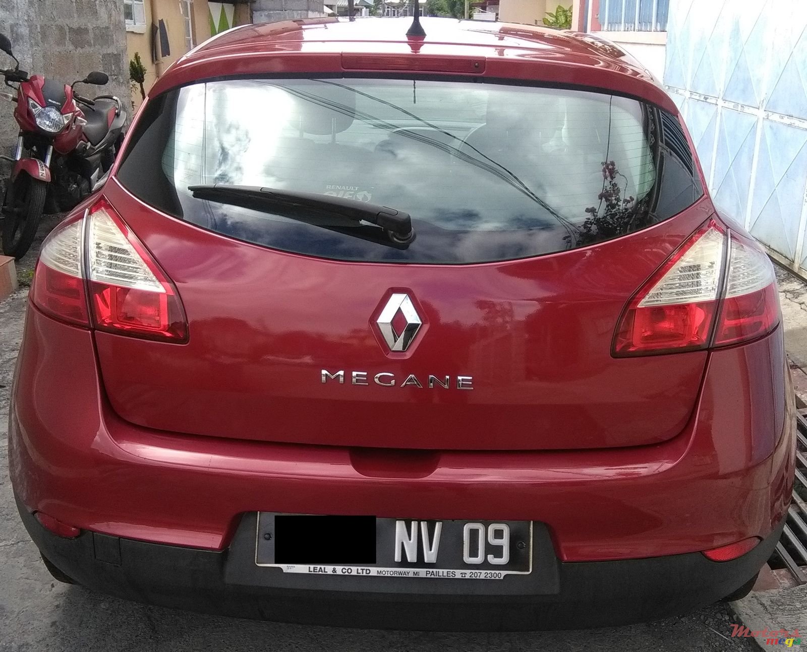 2009' Renault Megane photo #2