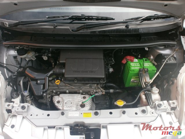 2010' Toyota PASSO SETTE photo #7